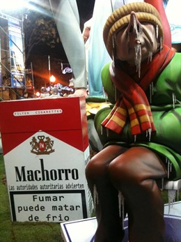 Un ninot alusivo a la ley en las Fallas