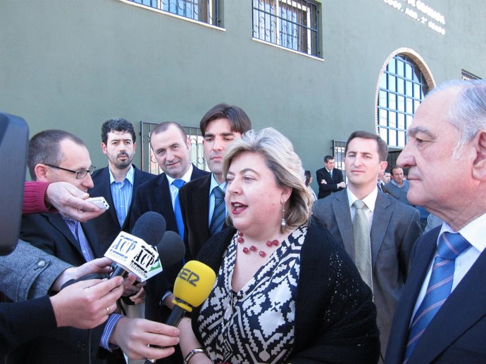 Aguilera este sábado atiendiendo a los medios