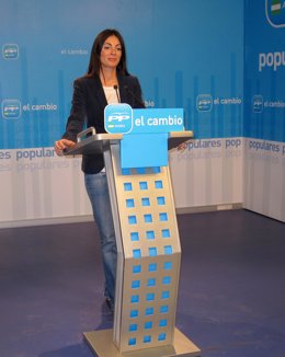 La portavoz del PP-A, Rosario Soto, ha presentado hoy la querella de los ERE