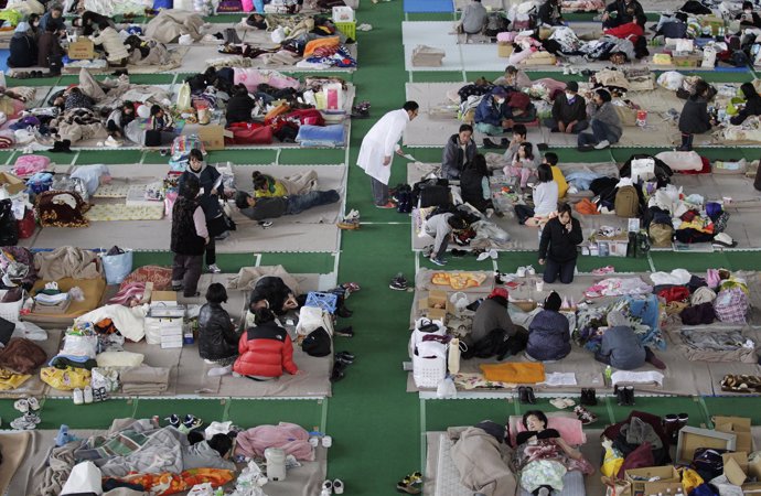 Terremoto en Japón, evacuados Fuskushima