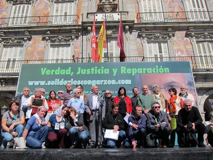 Artistas apoyan a Garzón