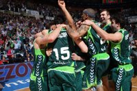 Unicaja acaba con la imbatibilidad de Molin