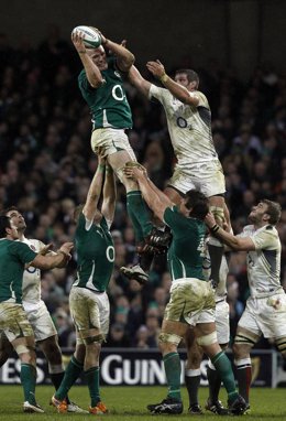 Inglaterra se proclama campeón a pesar de caer ante Irlanda