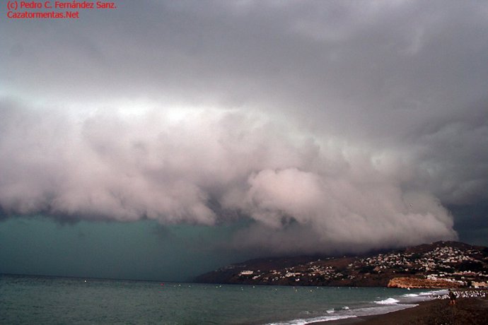 Imagen de la costa tropical de Granada realizada por Cazatormentas