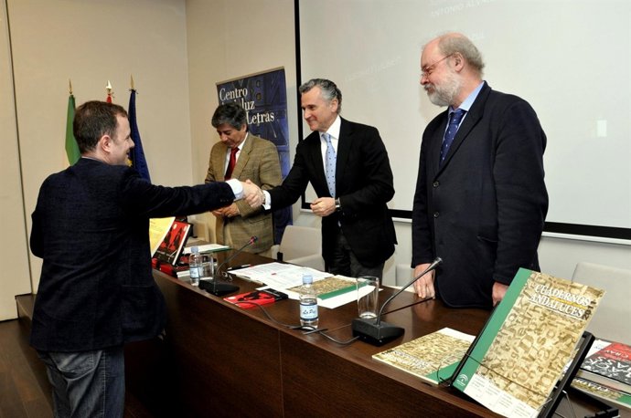 Momento de la entrega del premio