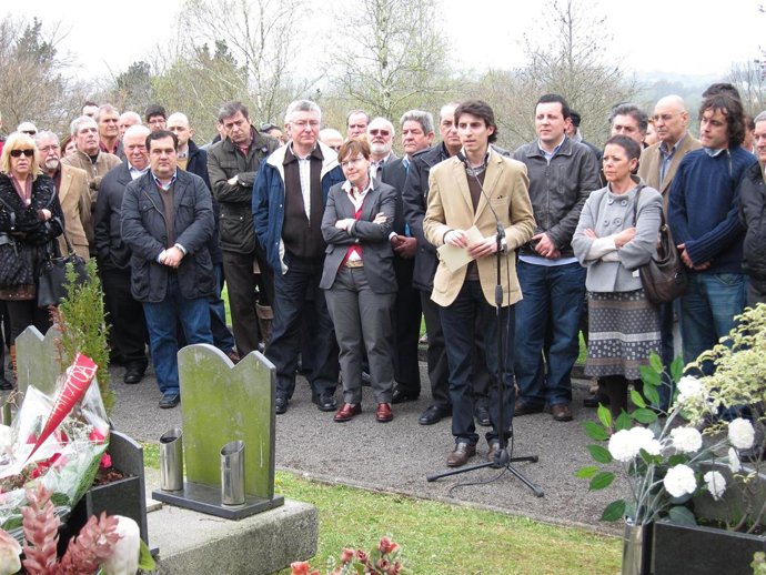 homenaje PSE en Lasarte a Froilan Elespe