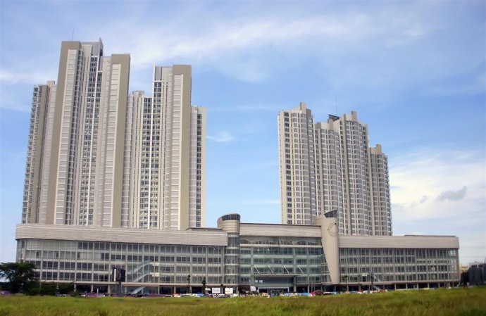 Meliá Adhiwangsa Surabaya