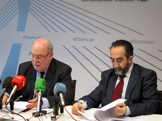 El consejero de Industria y Desarrollo Tecnológico, Juan José Sota, y el conseje