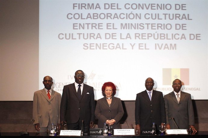 Consuelo Ciscar con representantes de la República de Senegal