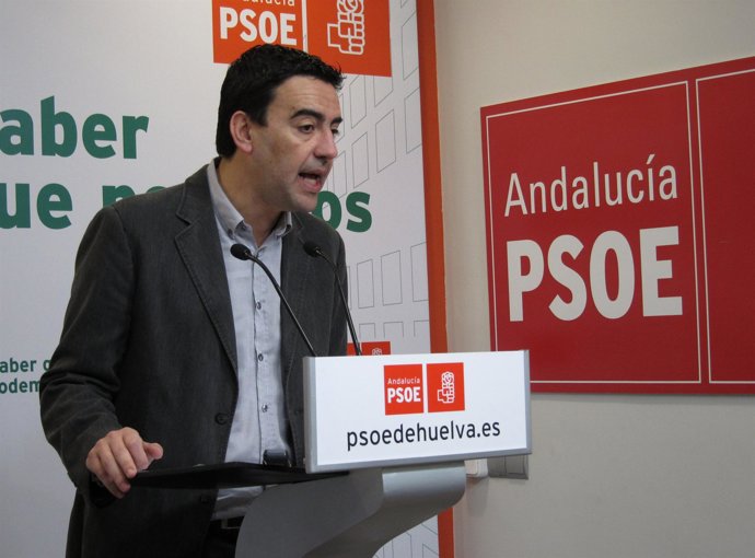 El portavoz del grupo socialista en el Parlamento de Andalucía, Mario Jiménez, d