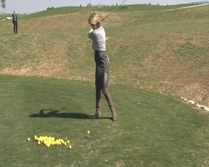 Aguirre inaugura un campo de golf