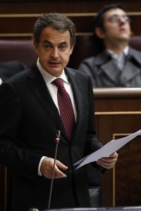Zapatero pedirá al Congreso permiso para una misión de un mes prorrogable en Libia 