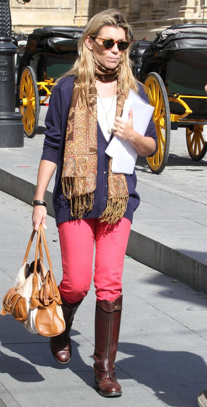 Patrica Rato por las calles de Sevilla