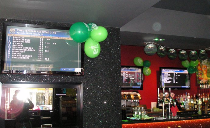 Imagen del pub donde se ha desarticulado un negocio de apuestas ilegales en Fuen