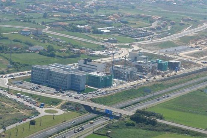 Gran tanque de ingeniería marítima