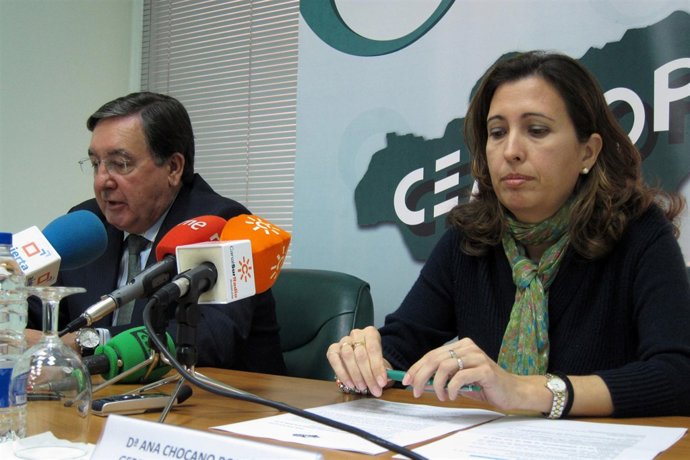 El presidente y la gerente de  Ceacop, Enrique Figueroa y Ana Chocano, respectiv