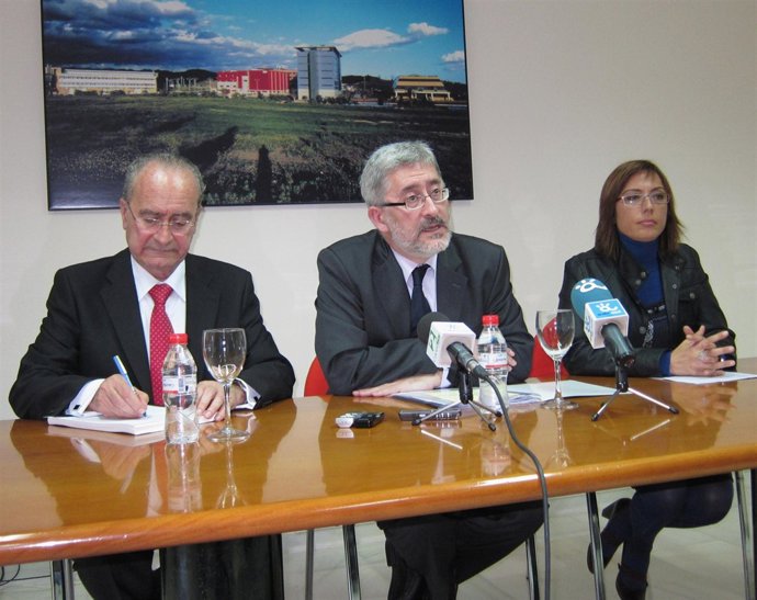 El consejero de Economía, Innovación y Ciencia, Antonio Ávila, presenta el balan