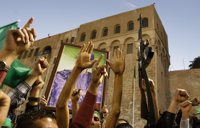 Gadafi llama a la lucha: "Lograremos la victoria al final"