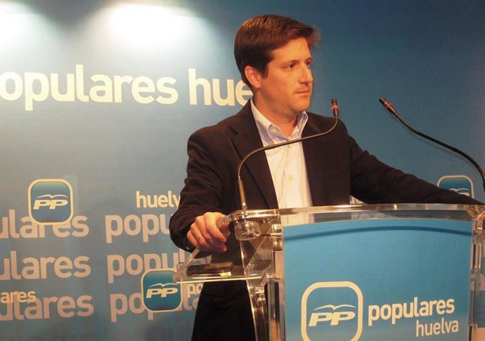 El portavoz provincial del PP en Huelva, Guillermo García de Longoria, en rueda 