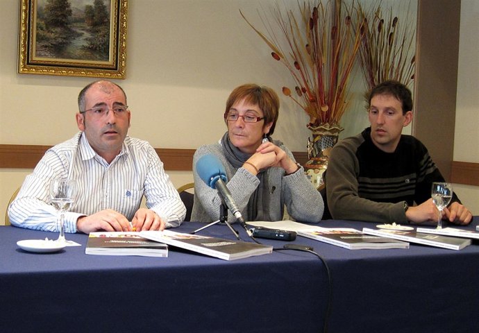 Los representantes de la izquierda abertzale Joxe Abaurrea, Mariné Pueyo y Mikel