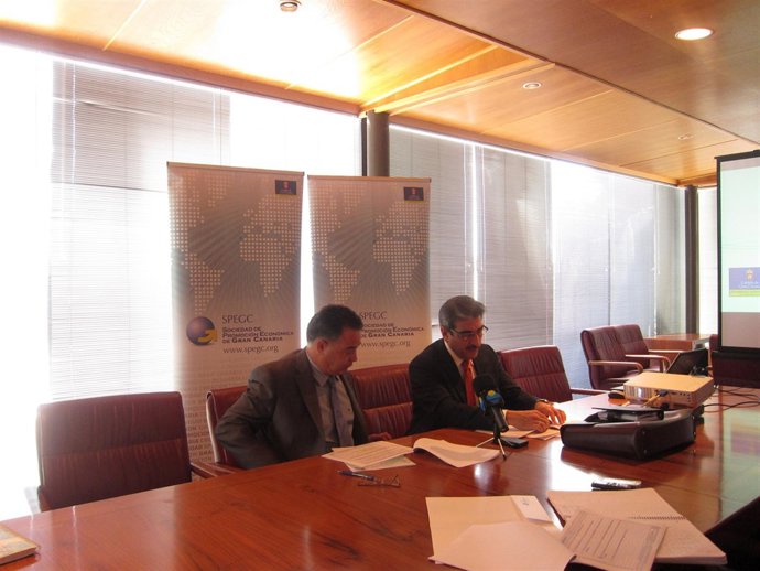 Director de la SPEGC, Cosme García, y vicepresidente del Cabildo de Gran Canaria