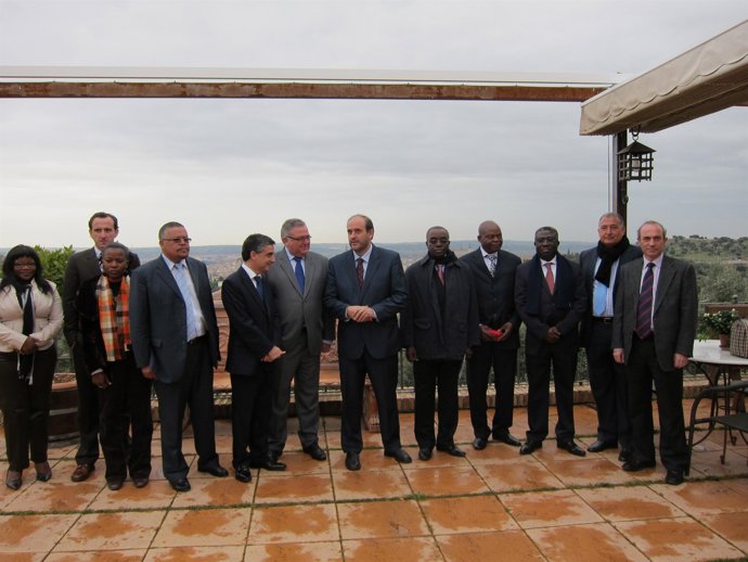 Junta y delegación angoleña en Toledo