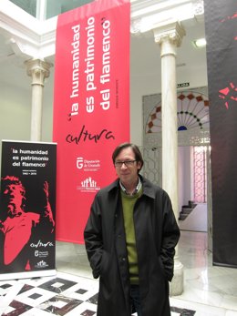 El cineasta EMilio Ruiz Barrachina en la presentación de su película 'Morente' e