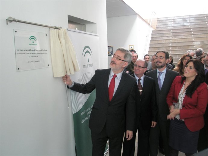 El consejero de Economía Antonio Ávila en la inauguración en La Carolina