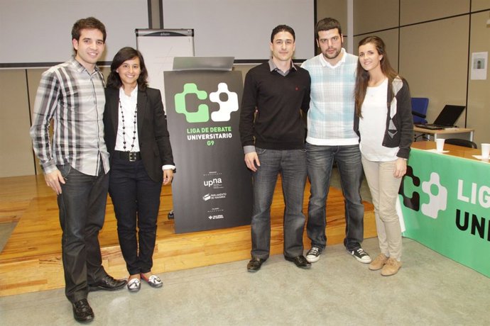 Los integrantes del equipo ganador.