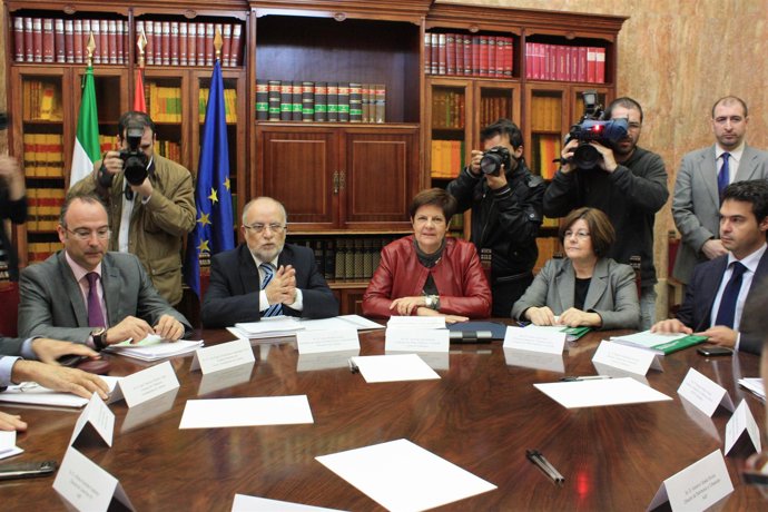 El alcalde de Almería, Luis Rogelio Rodríguez Comendador, el secretario de Estad