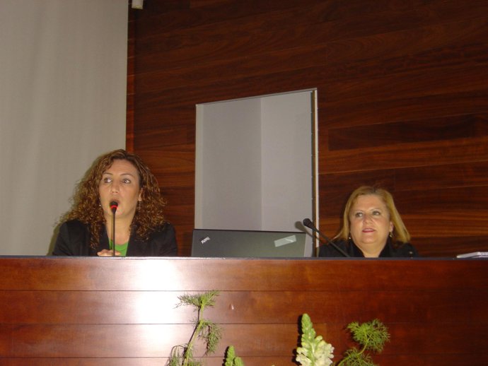 Cayuela y Pérez Laborda en un momento del cierre de las jornadas