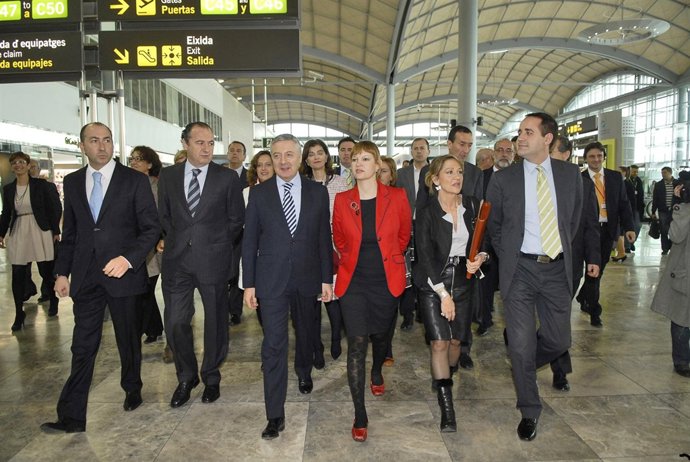 Blanco, Pajín y Alarte, con el alcalde de Elche y el presidente de la Diputación