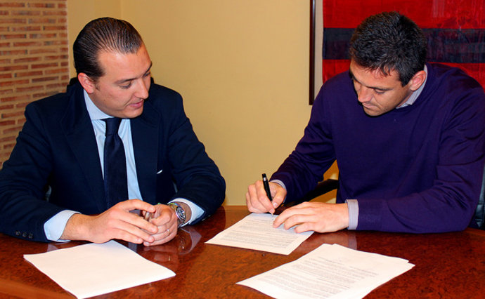 El defensa del Levante Sergio Ballesteros