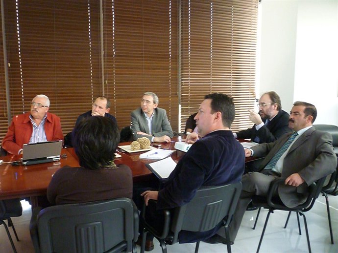 El director general de Calidad y Prevención Ambiental, Jesús Nieto, acompañado d