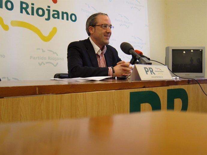 Rubén Gil Trincado durante su comparecencia de prensa en la sede del PR