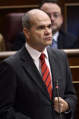 Manuel Chaves en la sesión de control al Gobierno