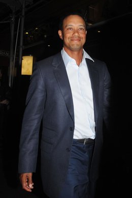 El golfista Tiger Woods durante un paseo nocturno en Nueva York 