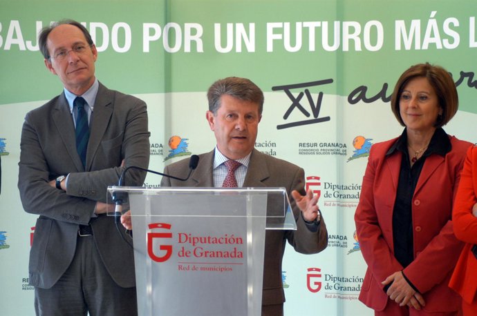 El consejero de Medio Ambiente, José Juan Díaz Trillo, visitas las obras del pla