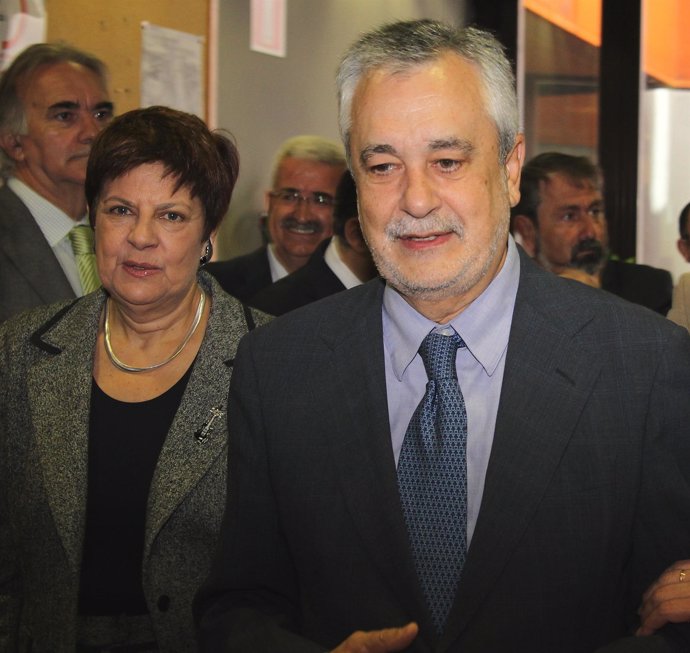 El presidente de la Junta, José Antonio Griñán, con la consejera de Obras Públic