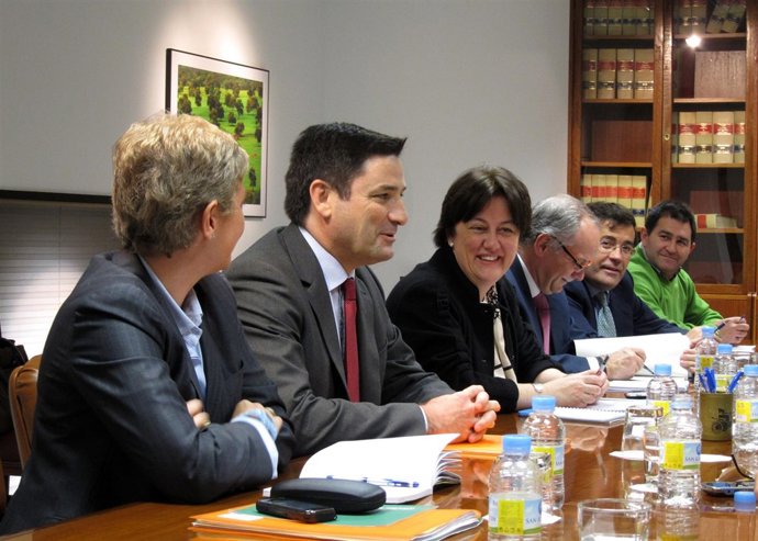 Reunión de la Consejería de Agricultura y Pesca y el Ministerio de Medio Ambient