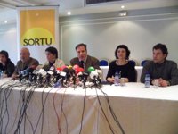 Sortu afirma que la resolución del TS es una "decisión política" que responde a la estrategia del PSOE y PP