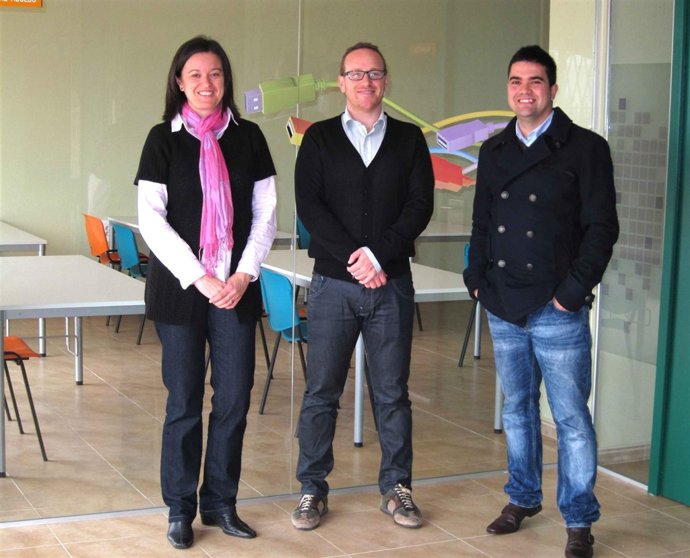 La alcaldesa Encarna Gil y el concejal de Juventud, Pedro Llamas 