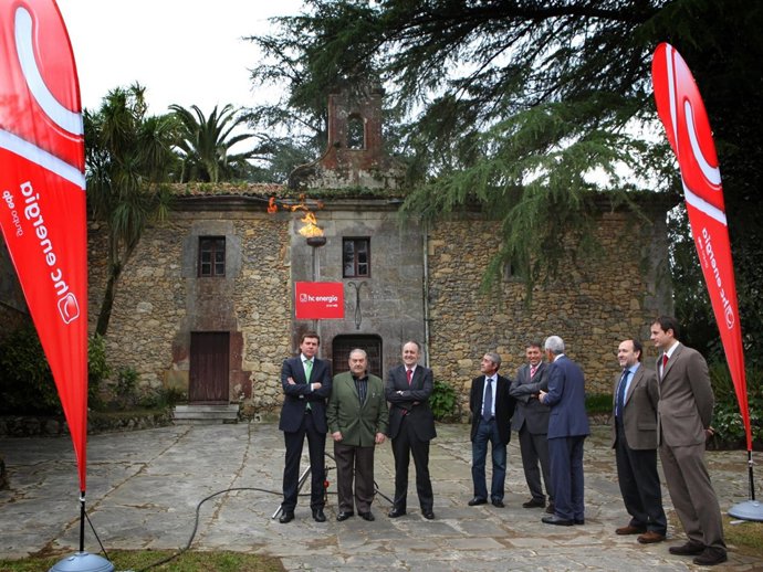 De izquierda a derecha: José Alonso, director general de HC Energía en Cantabria