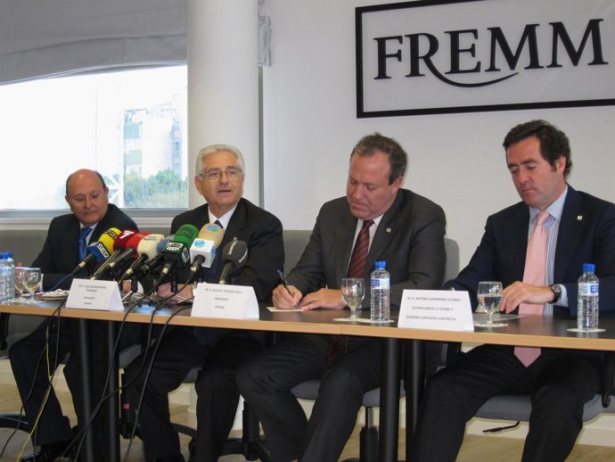 El presidente de Cepyme y vicepresidente de la CEOE, Jesús María Terciado, y el 