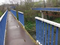 IU critica el diseño "minimalista" de otros puentes sobre el Manzanares, en los que prima la falta de vallado