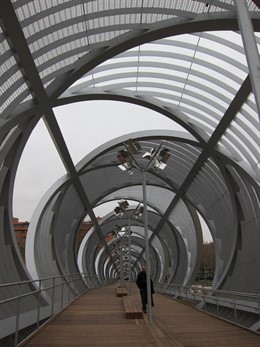 Puente de Perrault en madrid Río