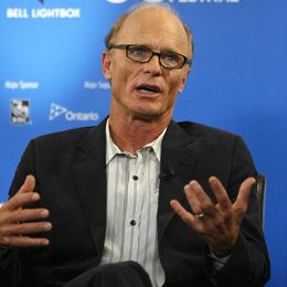 Primer plano de Ed Harris