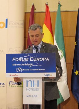 El consejero de Cultura, Paulino Plata, durante la intervención del Fórum Europa