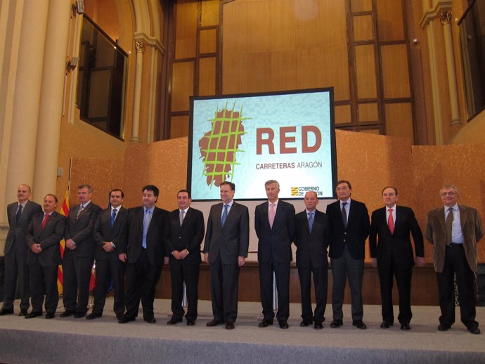 El presidente Iglesias con los responsables de las ocho concesionarias del Plan 