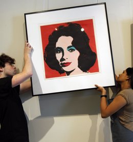 Retrato de Elizabeth Taylor pintado por Andy Warhol 